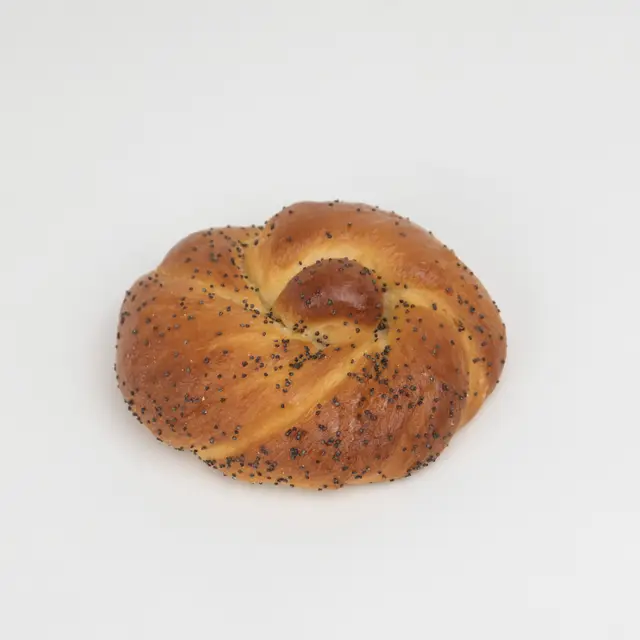 Булочка с маком